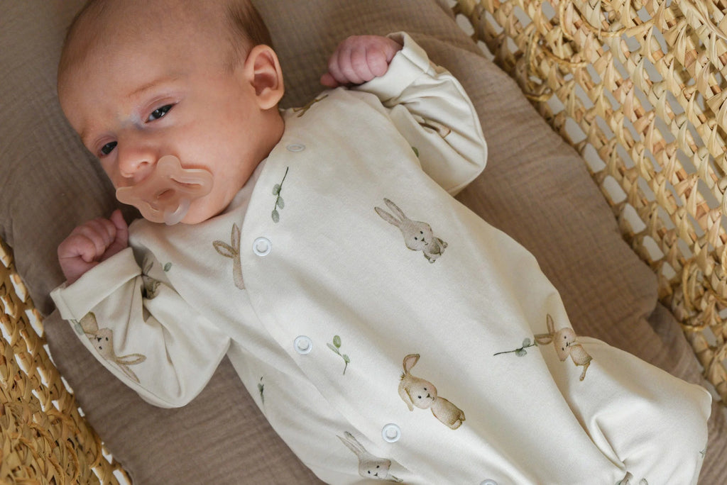 2025_04_06_KissandHug-344